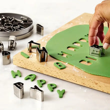 Cargar imagen en el visor de la galería, Cortadores -  Abecedario