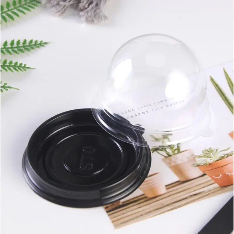 Recipiente de base negra con cúpula transparente  - Paquete 10 Unidades