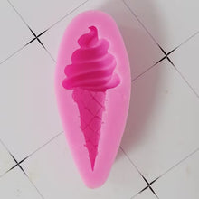 Cargar imagen en el visor de la galería, Molde de Silicona Barquilla - Cono de Mantecado
